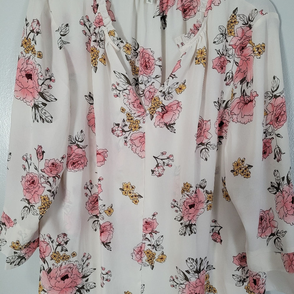 NWOT Maurices beautiful blouse XL